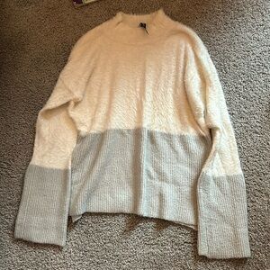 Design lab lord & Taylor SMALL sweater